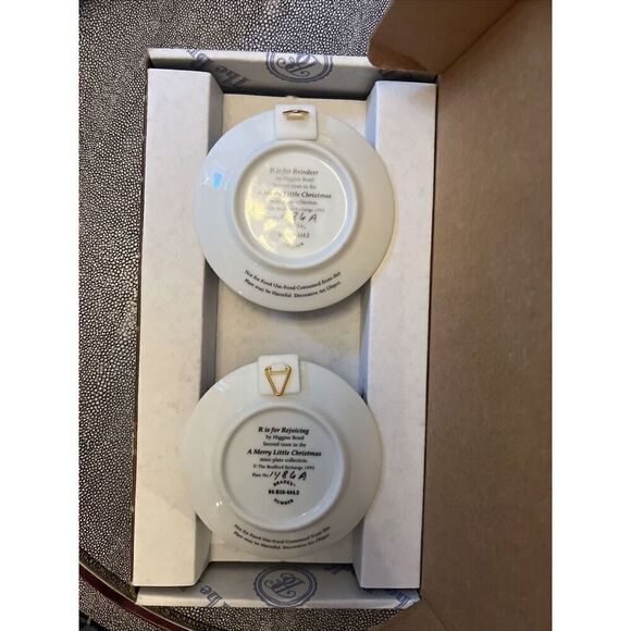 Pick set of 2 “A Merry Little Christmas” Mini-Plates - Picture 7 of 12